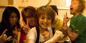 平野綾とバンドのメンバー