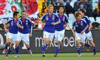カメルーン戦に勝利した日本代表