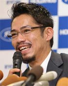 高橋大輔 引退会見での笑顔