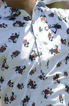 石川遼 バラ柄のポロシャツ