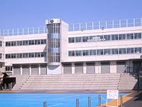 ジャニーズや他多くの芸能人が通う堀越高等学校