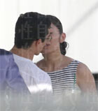 安藤美姫とハビエル・フェルナンデス選手のキス写真