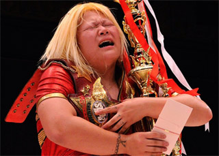 世IV虎（よしこ）選手　引退