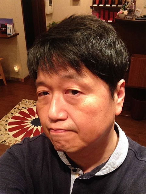 髪を切ったらアゴが発掘と報告する岡田氏[Facebook]
