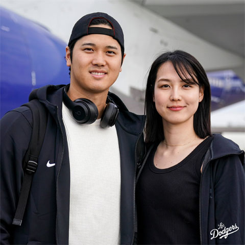 ドジャース大谷夫婦のツーショット