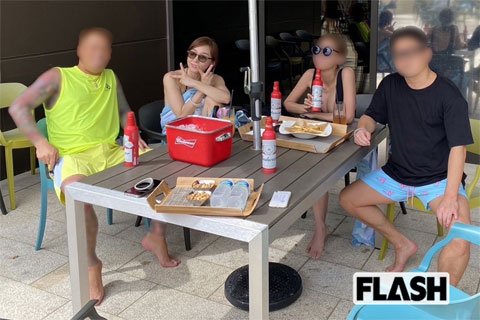 加護亜依 反社と記念写真