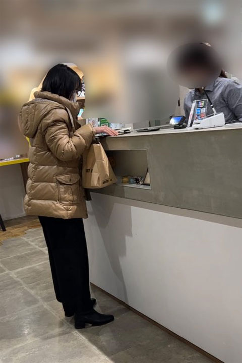 ネカフェに泊まる林田理沙アナ