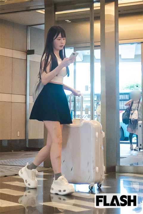 高松空港で時間を潰していた小泉みゆき