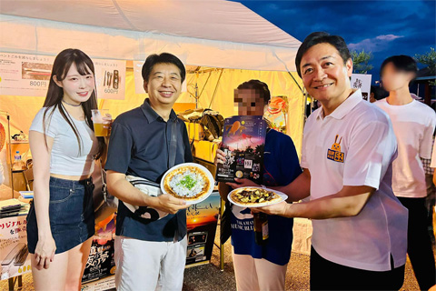 玉木氏と小泉が同席していたイベント
