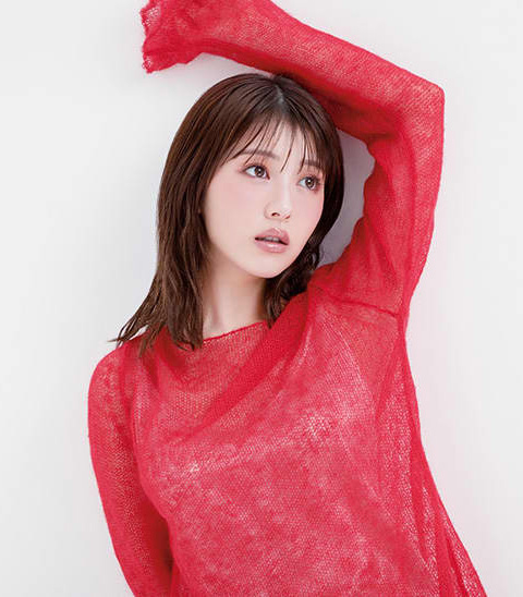 浜辺美波 乳房のフォルムが判明