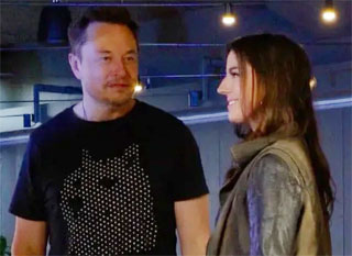 イーロン･マスクとアシュリー･セントクレア